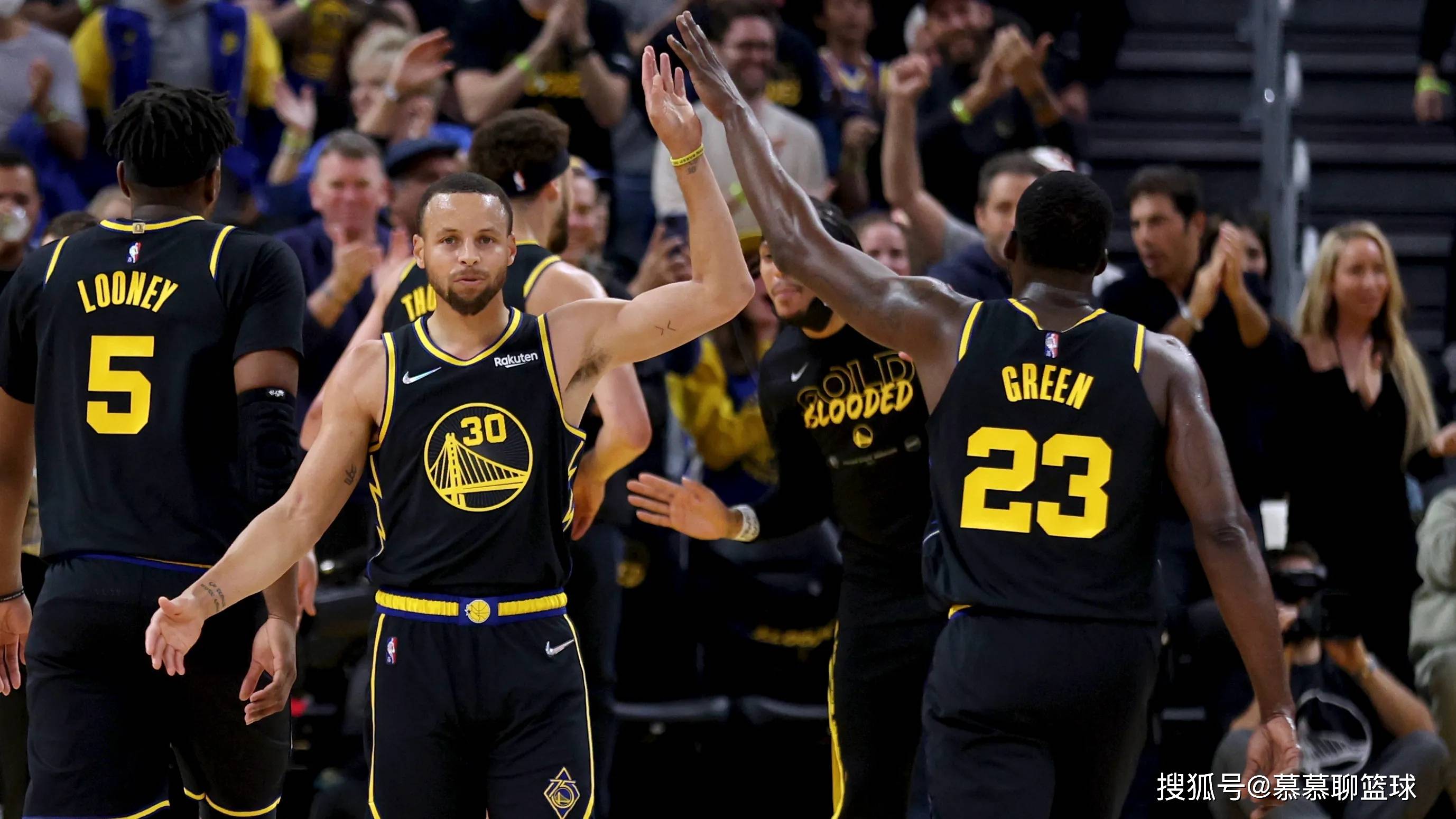 盯人交接迟 盯人交接迟